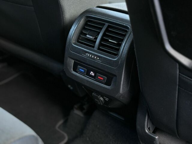 Синий Фольксваген Туран, объемом двигателя 1.6 л и пробегом 194 тыс. км за 15899 $, фото 22 на Automoto.ua