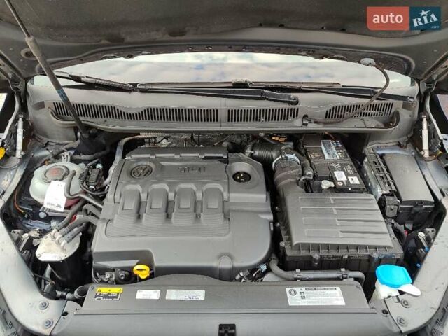 Синий Фольксваген Туран, объемом двигателя 1.97 л и пробегом 211 тыс. км за 16900 $, фото 23 на Automoto.ua