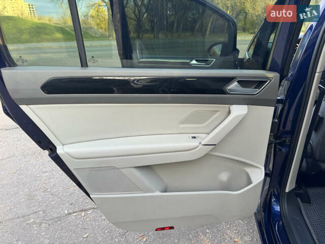 Синій Фольксваген Туран, об'ємом двигуна 1.97 л та пробігом 228 тис. км за 18500 $, фото 21 на Automoto.ua