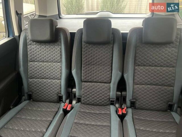 Синий Фольксваген Туран, объемом двигателя 2 л и пробегом 175 тыс. км за 18600 $, фото 1 на Automoto.ua