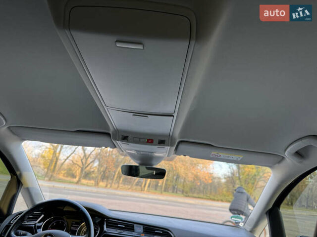 Синій Фольксваген Туран, об'ємом двигуна 1.97 л та пробігом 228 тис. км за 18500 $, фото 27 на Automoto.ua