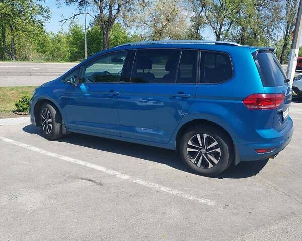 Синий Фольксваген Туран, объемом двигателя 2 л и пробегом 175 тыс. км за 18600 $, фото 5 на Automoto.ua