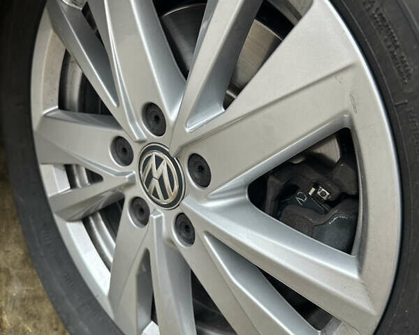 Синий Фольксваген Туран, объемом двигателя 1.97 л и пробегом 210 тыс. км за 20850 $, фото 4 на Automoto.ua