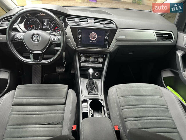 Синий Фольксваген Туран, объемом двигателя 1.97 л и пробегом 210 тыс. км за 20850 $, фото 19 на Automoto.ua