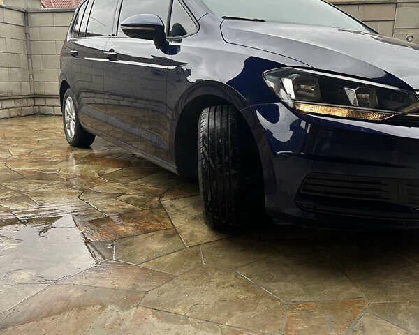 Синий Фольксваген Туран, объемом двигателя 1.97 л и пробегом 210 тыс. км за 20850 $, фото 1 на Automoto.ua