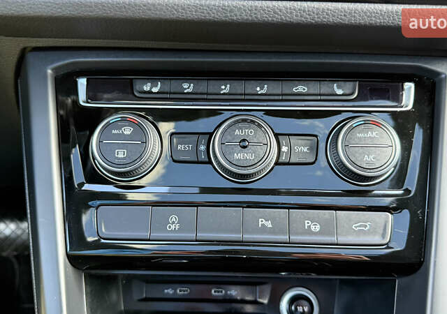 Синий Фольксваген Туран, объемом двигателя 1.97 л и пробегом 190 тыс. км за 25950 $, фото 49 на Automoto.ua