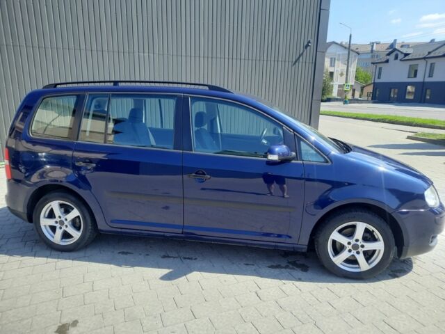 Синій Фольксваген Туран, об'ємом двигуна 1.6 л та пробігом 292 тис. км за 5100 $, фото 15 на Automoto.ua