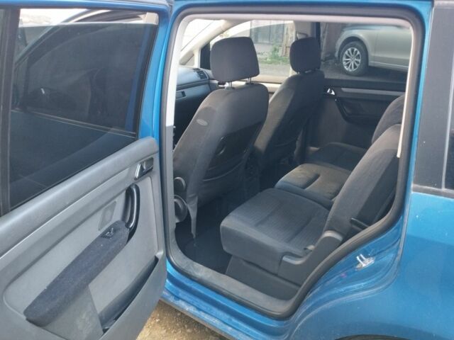 Синій Фольксваген Туран, об'ємом двигуна 1.9 л та пробігом 240 тис. км за 4800 $, фото 4 на Automoto.ua