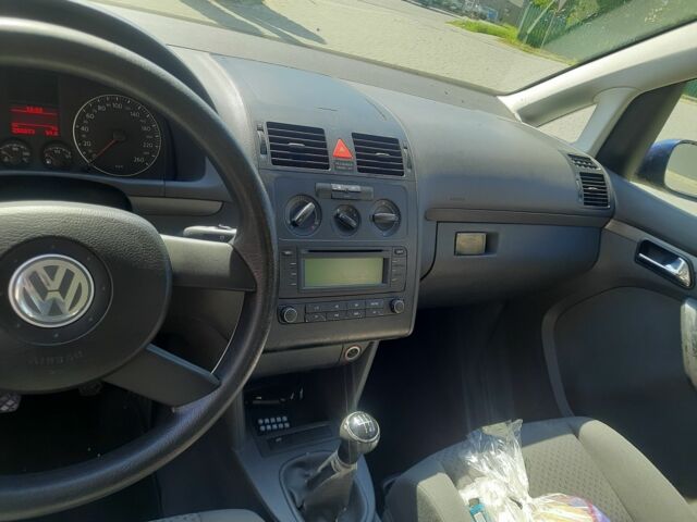 Синій Фольксваген Туран, об'ємом двигуна 1.6 л та пробігом 292 тис. км за 5100 $, фото 20 на Automoto.ua