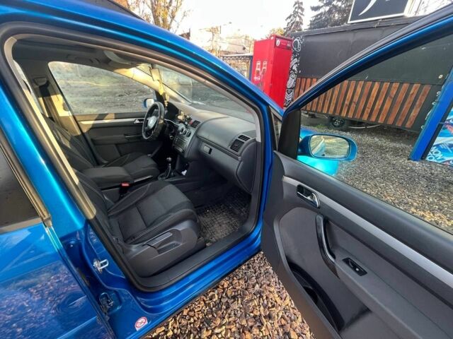 Синий Фольксваген Туран, объемом двигателя 2 л и пробегом 276 тыс. км за 5500 $, фото 8 на Automoto.ua