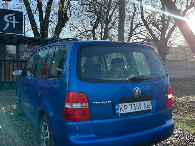 Синий Фольксваген Туран, объемом двигателя 2 л и пробегом 276 тыс. км за 5500 $, фото 3 на Automoto.ua
