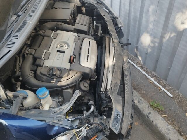 Синий Фольксваген Туран, объемом двигателя 1.4 л и пробегом 230 тыс. км за 3500 $, фото 3 на Automoto.ua