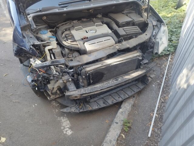 Синий Фольксваген Туран, объемом двигателя 1.4 л и пробегом 230 тыс. км за 3500 $, фото 1 на Automoto.ua