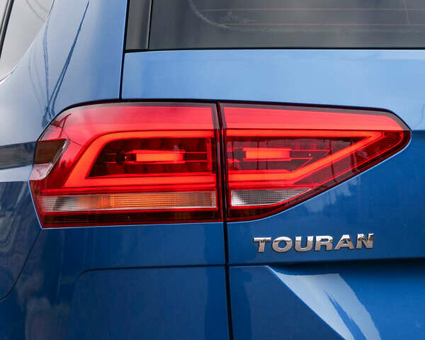 Синій Фольксваген Туран, об'ємом двигуна 1.6 л та пробігом 185 тис. км за 17349 $, фото 6 на Automoto.ua