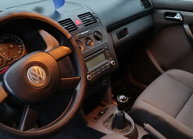 Зеленый Фольксваген Туран, объемом двигателя 1.6 л и пробегом 259 тыс. км за 5500 $, фото 5 на Automoto.ua