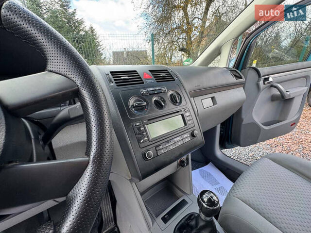 Зеленый Фольксваген Туран, объемом двигателя 1.6 л и пробегом 186 тыс. км за 5150 $, фото 49 на Automoto.ua