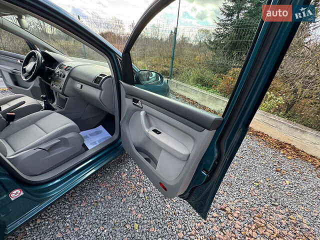 Зеленый Фольксваген Туран, объемом двигателя 1.6 л и пробегом 186 тыс. км за 5150 $, фото 54 на Automoto.ua