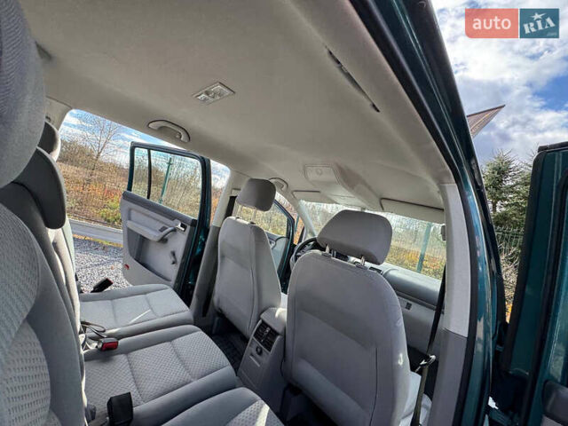 Зеленый Фольксваген Туран, объемом двигателя 1.6 л и пробегом 186 тыс. км за 5150 $, фото 68 на Automoto.ua