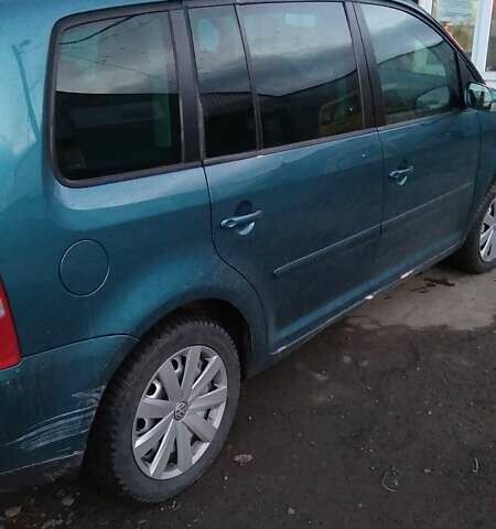 Зеленый Фольксваген Туран, объемом двигателя 1.9 л и пробегом 328 тыс. км за 6000 $, фото 4 на Automoto.ua