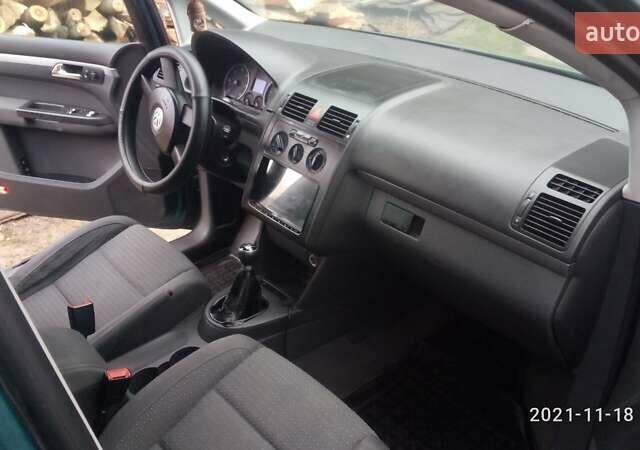 Зеленый Фольксваген Туран, объемом двигателя 1.9 л и пробегом 328 тыс. км за 6000 $, фото 9 на Automoto.ua