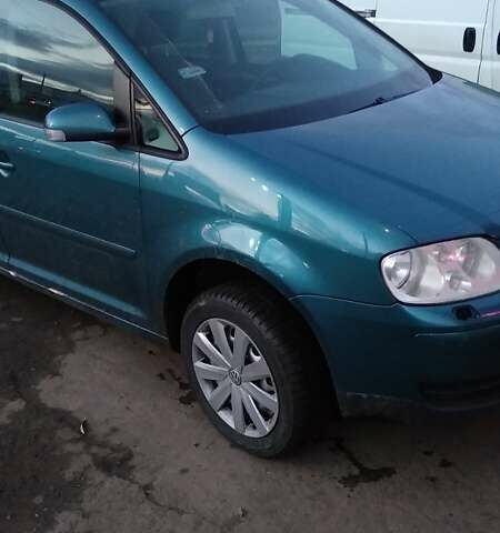 Зеленый Фольксваген Туран, объемом двигателя 1.9 л и пробегом 328 тыс. км за 6000 $, фото 2 на Automoto.ua