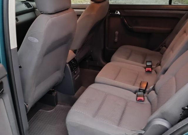 Зеленый Фольксваген Туран, объемом двигателя 1.6 л и пробегом 259 тыс. км за 5500 $, фото 10 на Automoto.ua