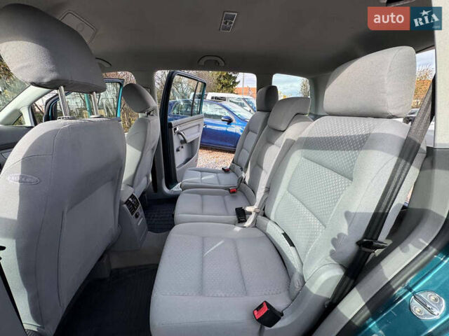 Зеленый Фольксваген Туран, объемом двигателя 1.6 л и пробегом 186 тыс. км за 5150 $, фото 75 на Automoto.ua