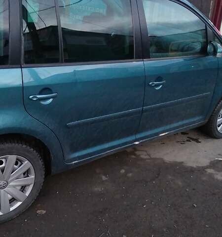 Зеленый Фольксваген Туран, объемом двигателя 1.9 л и пробегом 328 тыс. км за 6000 $, фото 3 на Automoto.ua