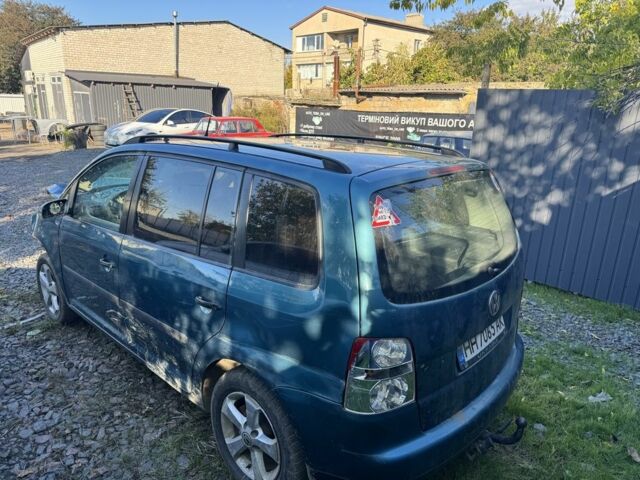 Зеленый Фольксваген Туран, объемом двигателя 1.9 л и пробегом 230 тыс. км за 1950 $, фото 3 на Automoto.ua