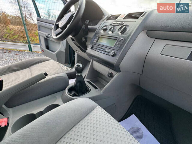 Зеленый Фольксваген Туран, объемом двигателя 1.6 л и пробегом 186 тыс. км за 5150 $, фото 60 на Automoto.ua