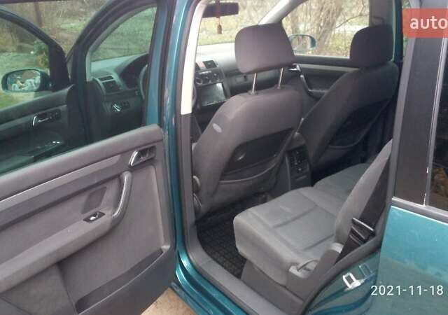 Зеленый Фольксваген Туран, объемом двигателя 1.9 л и пробегом 328 тыс. км за 6000 $, фото 11 на Automoto.ua