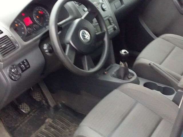 Зеленый Фольксваген Туран, объемом двигателя 2 л и пробегом 200 тыс. км за 4199 $, фото 6 на Automoto.ua