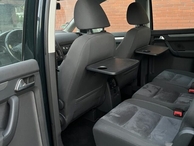 Зеленый Фольксваген Туран, объемом двигателя 2 л и пробегом 282 тыс. км за 10700 $, фото 6 на Automoto.ua