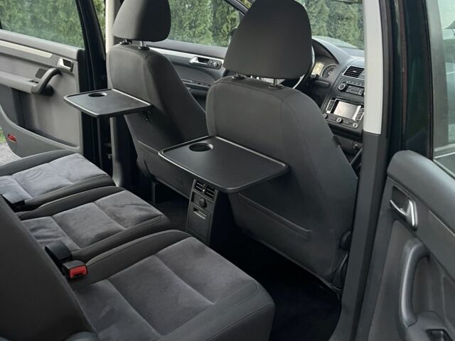 Зеленый Фольксваген Туран, объемом двигателя 2 л и пробегом 282 тыс. км за 10700 $, фото 8 на Automoto.ua