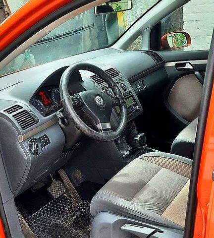 Оранжевый Фольксваген Туран, объемом двигателя 1.4 л и пробегом 217 тыс. км за 6900 $, фото 9 на Automoto.ua