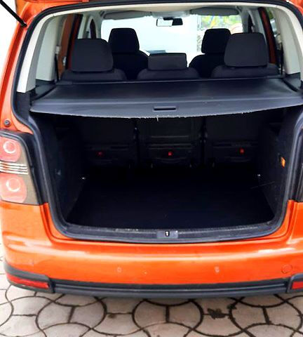 Оранжевый Фольксваген Туран, объемом двигателя 1.4 л и пробегом 217 тыс. км за 6900 $, фото 10 на Automoto.ua