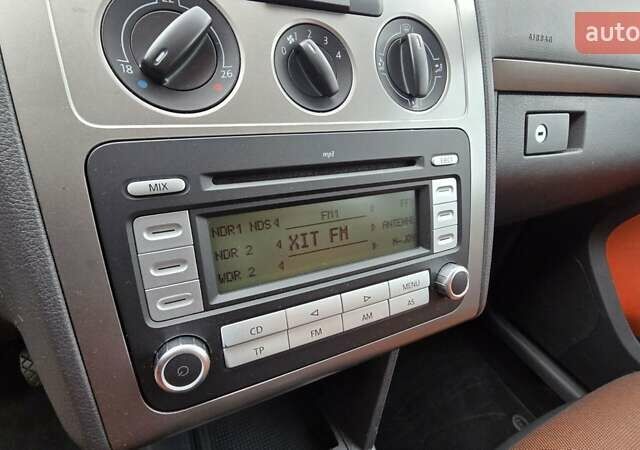 Оранжевый Фольксваген Туран, объемом двигателя 1.6 л и пробегом 243 тыс. км за 9399 $, фото 47 на Automoto.ua