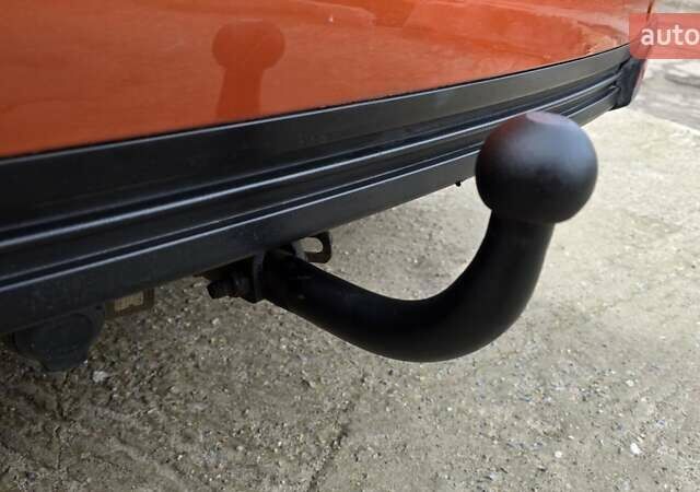 Оранжевый Фольксваген Туран, объемом двигателя 1.6 л и пробегом 243 тыс. км за 9399 $, фото 62 на Automoto.ua