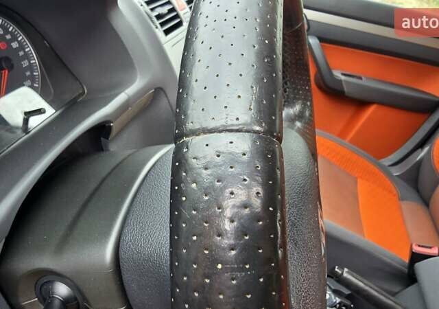 Оранжевый Фольксваген Туран, объемом двигателя 1.6 л и пробегом 243 тыс. км за 9399 $, фото 43 на Automoto.ua