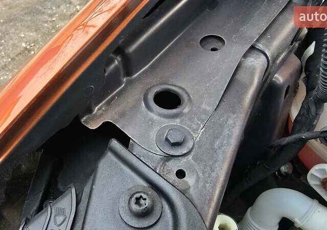 Оранжевый Фольксваген Туран, объемом двигателя 1.6 л и пробегом 243 тыс. км за 9399 $, фото 35 на Automoto.ua