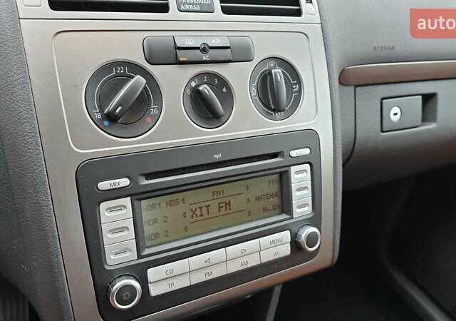 Оранжевый Фольксваген Туран, объемом двигателя 1.6 л и пробегом 243 тыс. км за 9399 $, фото 49 на Automoto.ua