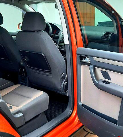 Оранжевый Фольксваген Туран, объемом двигателя 1.4 л и пробегом 217 тыс. км за 6900 $, фото 8 на Automoto.ua