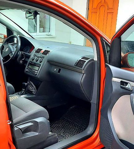 Оранжевый Фольксваген Туран, объемом двигателя 1.4 л и пробегом 217 тыс. км за 6900 $, фото 12 на Automoto.ua