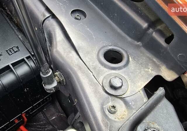 Оранжевый Фольксваген Туран, объемом двигателя 1.6 л и пробегом 243 тыс. км за 9399 $, фото 37 на Automoto.ua