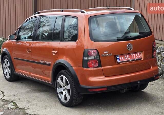 Оранжевый Фольксваген Туран, объемом двигателя 1.6 л и пробегом 243 тыс. км за 9399 $, фото 23 на Automoto.ua
