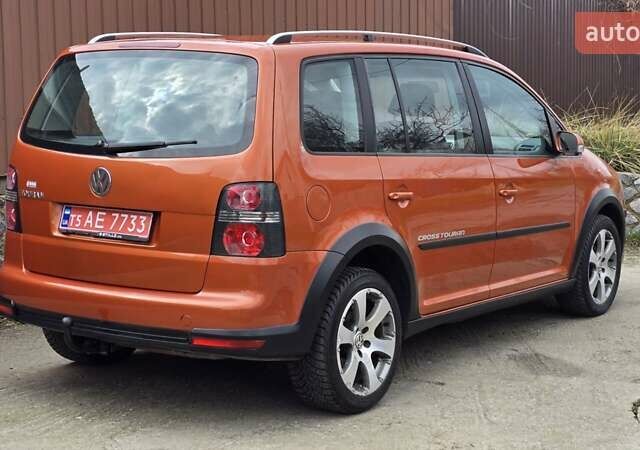 Оранжевый Фольксваген Туран, объемом двигателя 1.6 л и пробегом 243 тыс. км за 9399 $, фото 17 на Automoto.ua