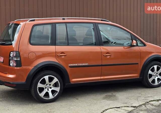Оранжевый Фольксваген Туран, объемом двигателя 1.6 л и пробегом 243 тыс. км за 9399 $, фото 15 на Automoto.ua