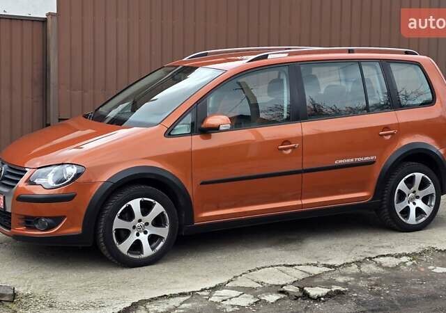 Оранжевый Фольксваген Туран, объемом двигателя 1.6 л и пробегом 243 тыс. км за 9399 $, фото 30 на Automoto.ua