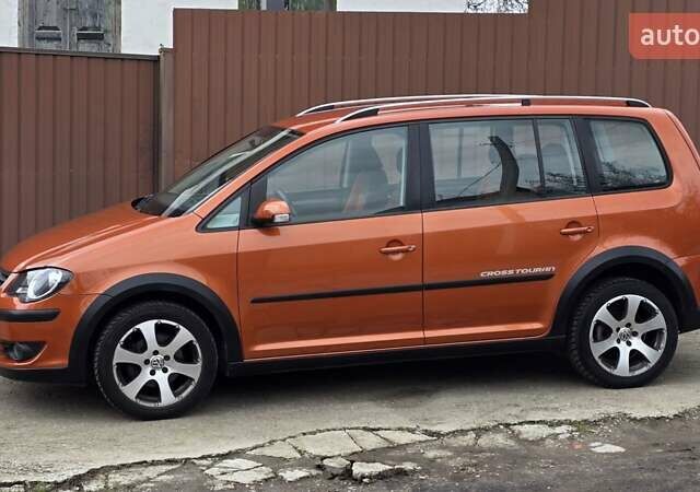 Оранжевый Фольксваген Туран, объемом двигателя 1.6 л и пробегом 243 тыс. км за 9399 $, фото 29 на Automoto.ua