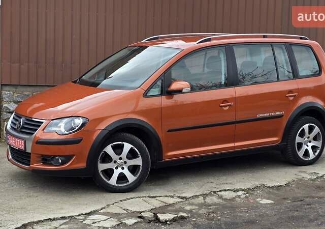 Оранжевый Фольксваген Туран, объемом двигателя 1.6 л и пробегом 243 тыс. км за 9399 $, фото 31 на Automoto.ua
